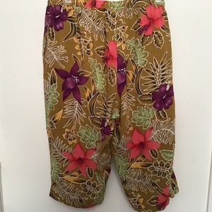 Elastic waist floral capris Liz & Me size 0X